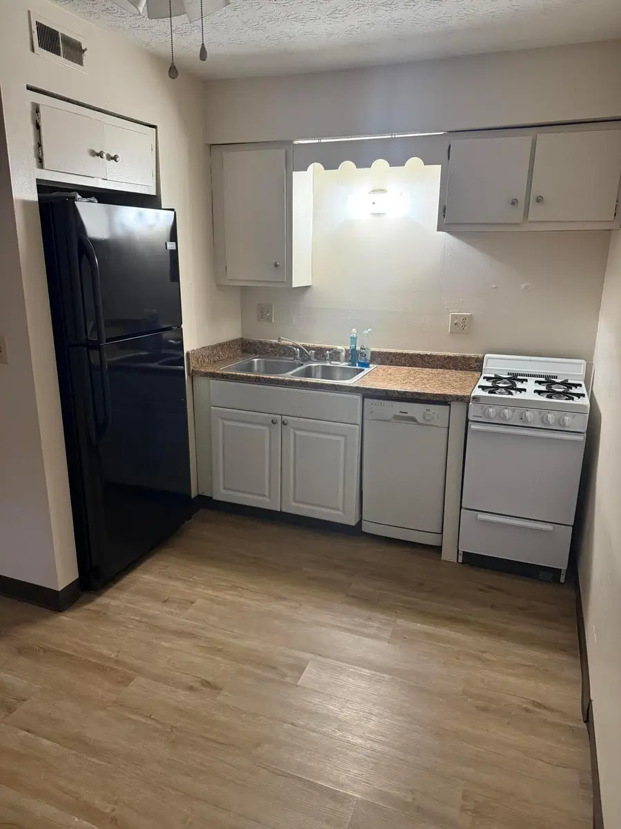 174 E 12th Avenue, Columbus, OH 43201 - #2