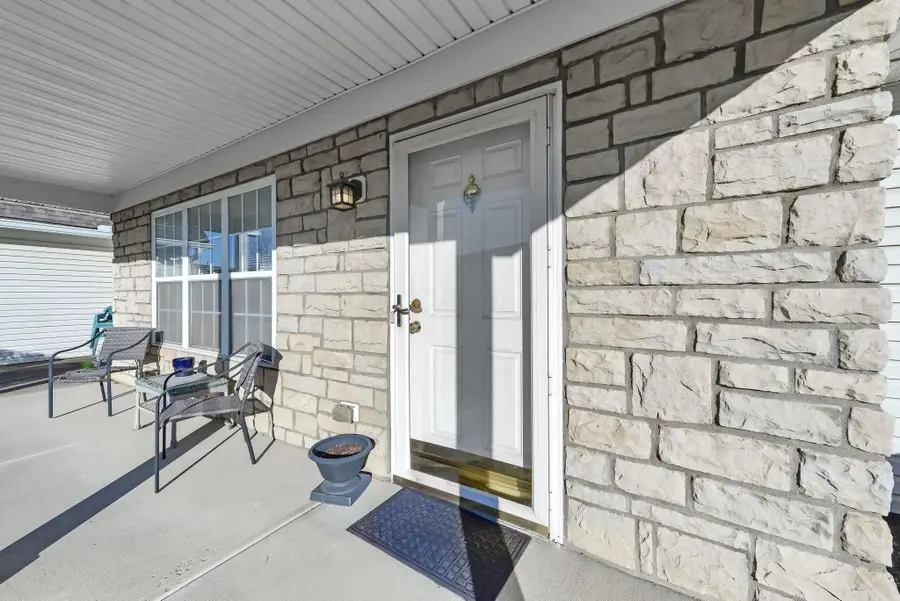 7858 Meadowlark Lane N, Reynoldsburg, OH 43068 - #2