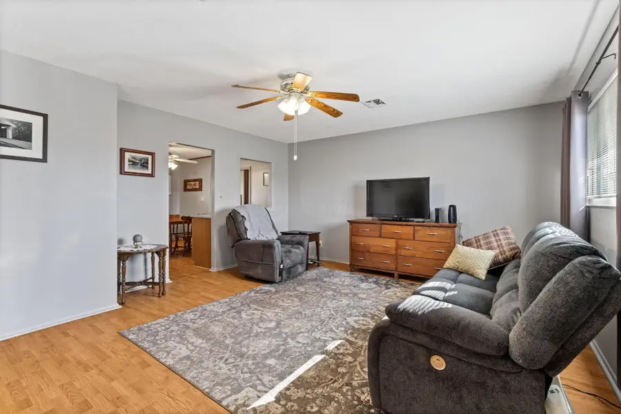 3060 Wessex Court, Columbus, OH 43232 - #2