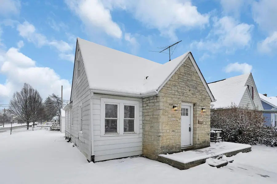 1366 Duxberry Avenue, Columbus, OH 43211 - #3