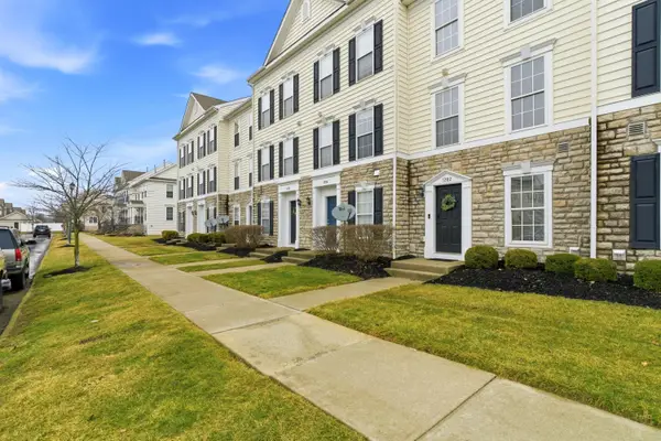 5282 Royal Arch Cascade Drive, Dublin, OH 43016