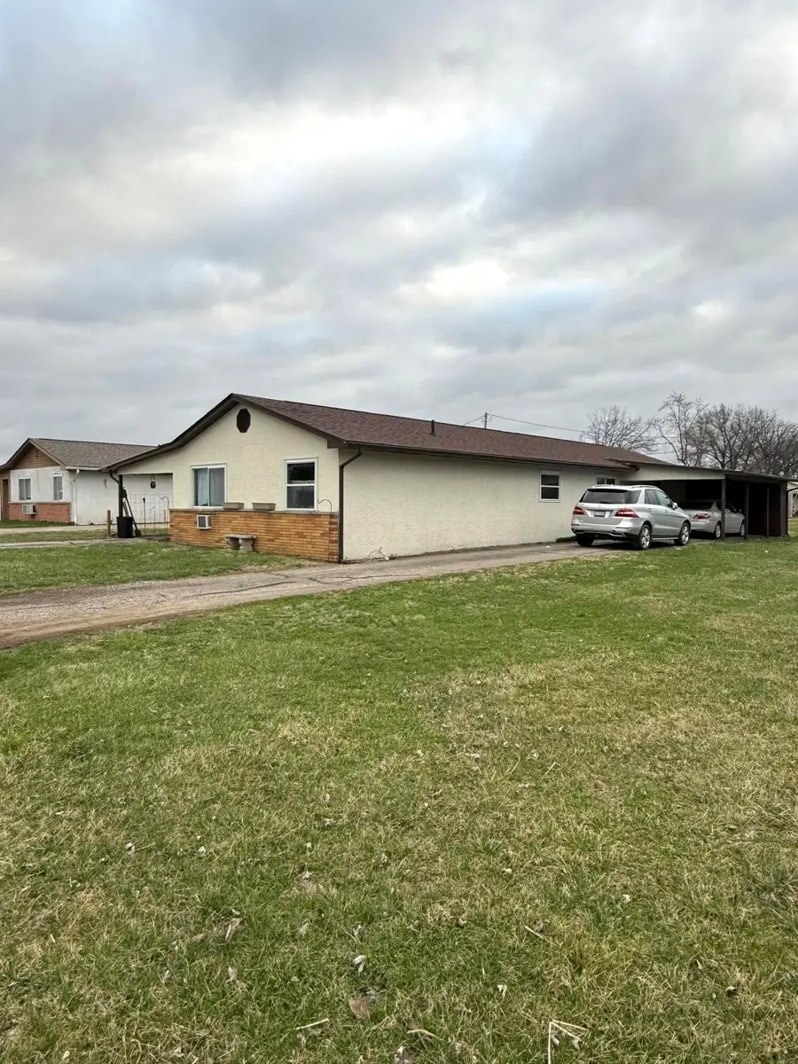 330 332 Mary Place, Ashville, OH 43103 - #3