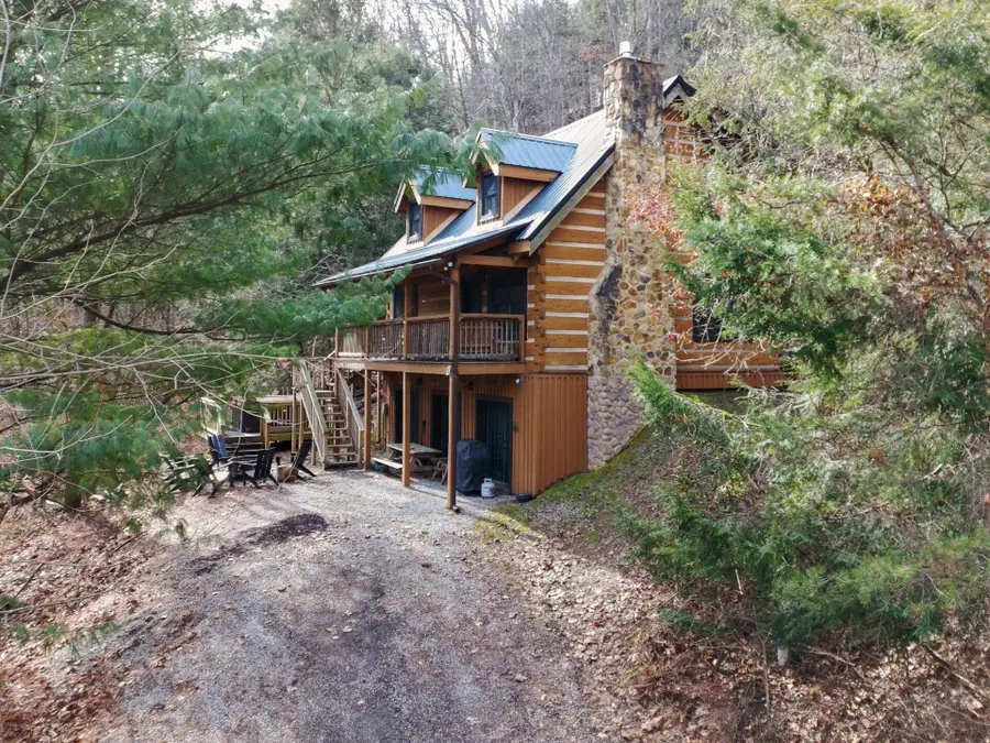 18591 Hockman Road, Rockbridge, OH 43149 - #2