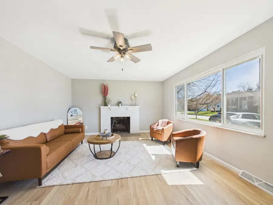 3028 Woodgrove Drive, Grove City, OH 43123 - #2