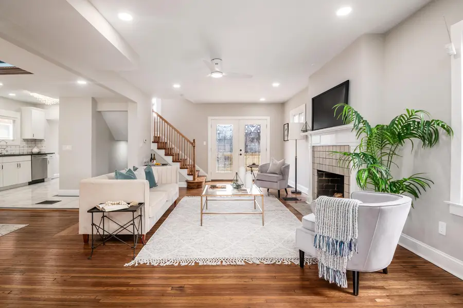 214 Parkwood Avenue, Columbus, OH 43203 - #2