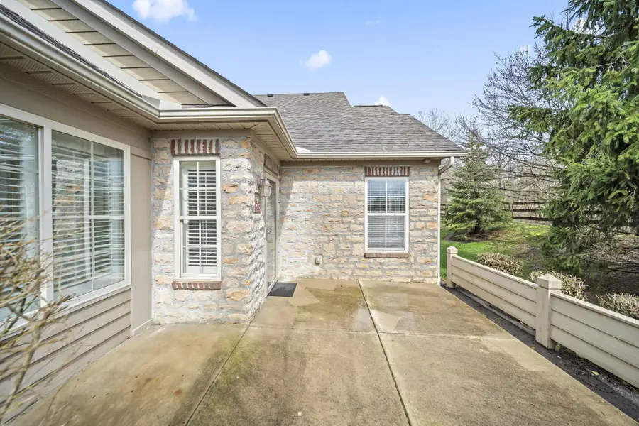 225 Stonegate Loop, Pataskala, OH 43062 - #3