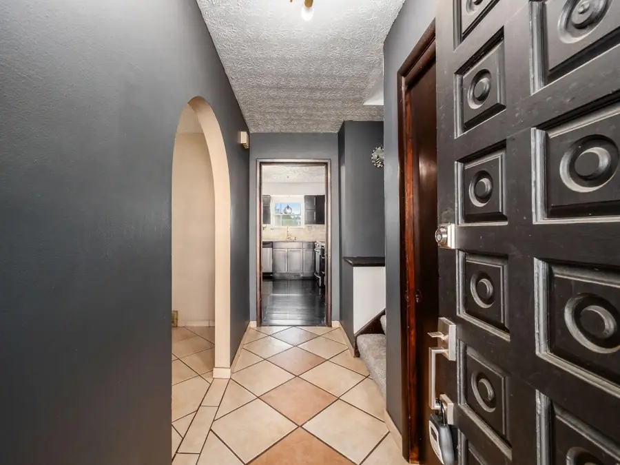 6348 Birkewood Street, Columbus, OH 43229 - #3