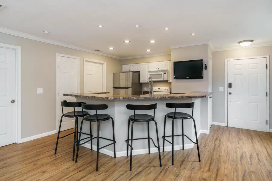 36 W Russell Street, Columbus, OH 43215 - #3