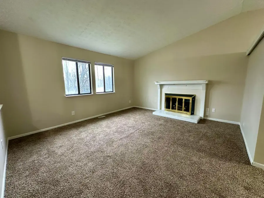 6518 Centennial Drive, Reynoldsburg, OH 43068 - #2