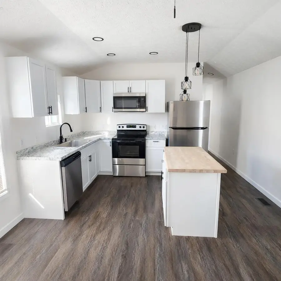 1049 Harmon Avenue, Columbus, OH 43223 - #2