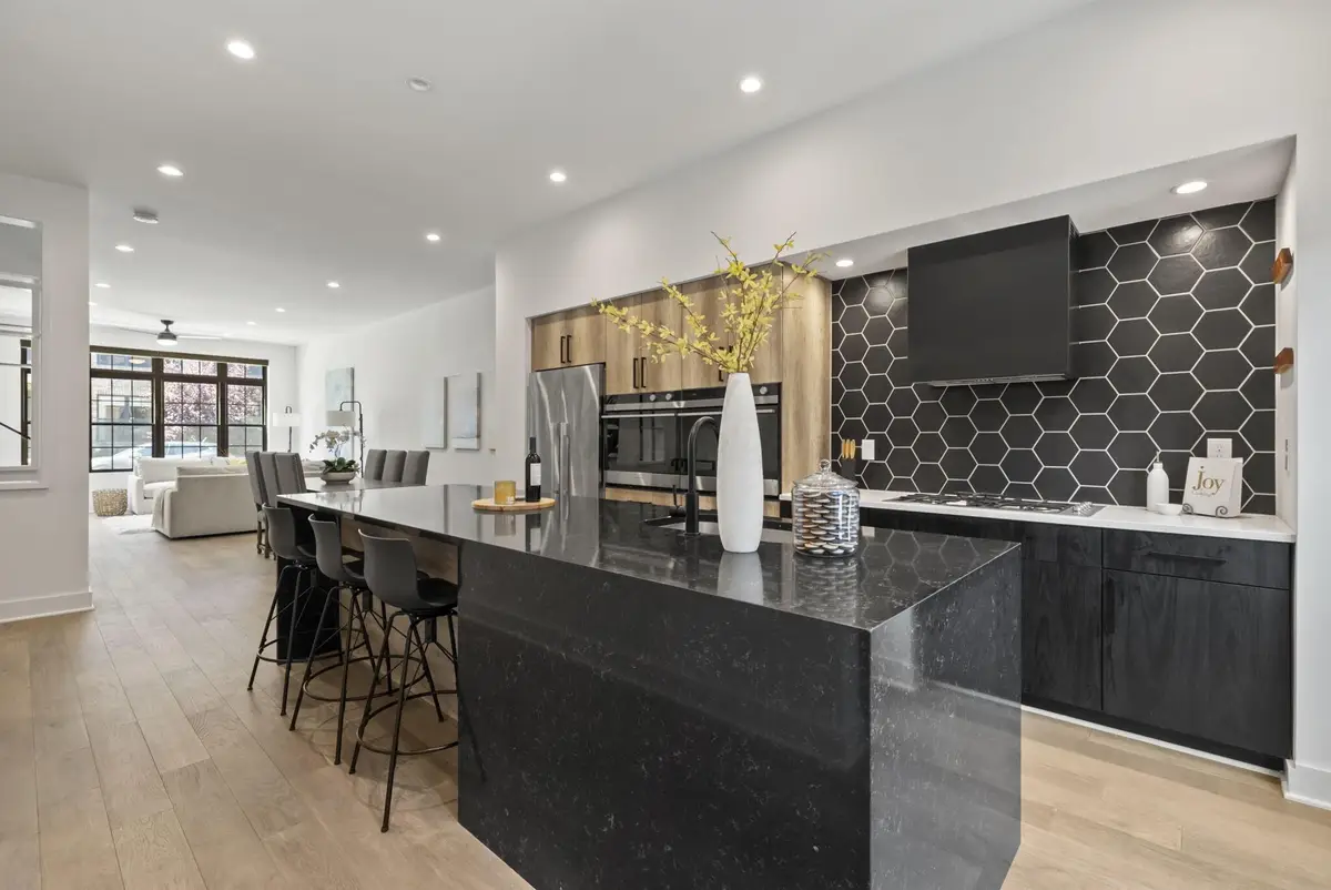 318 Cornelius Street, Columbus, OH 43215 - #1