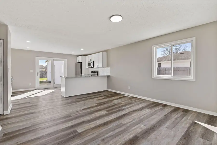 102 Redmond Road, Columbus, OH 43228 - #2