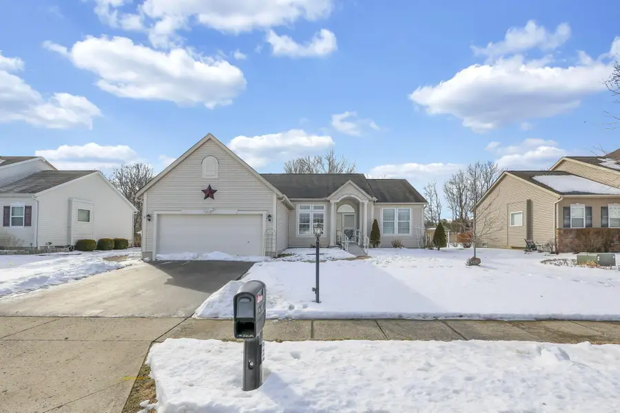 402 Shawnee Loop S, Pataskala, OH 43062 - #2