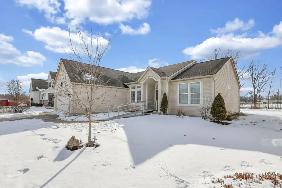 402 Shawnee Loop S, Pataskala, OH 43062 - #3