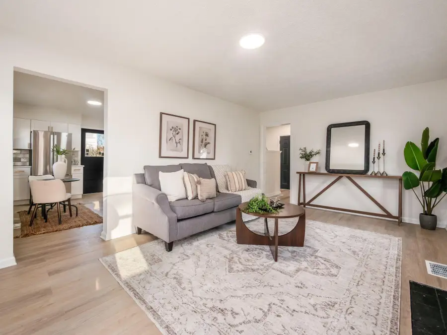 1994 Stratford Way, Columbus, OH 43219 - #3