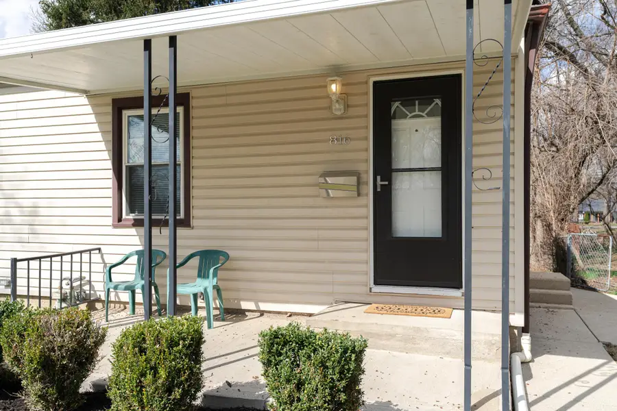 816 E Melrose Avenue, Columbus, OH 43224 - #3