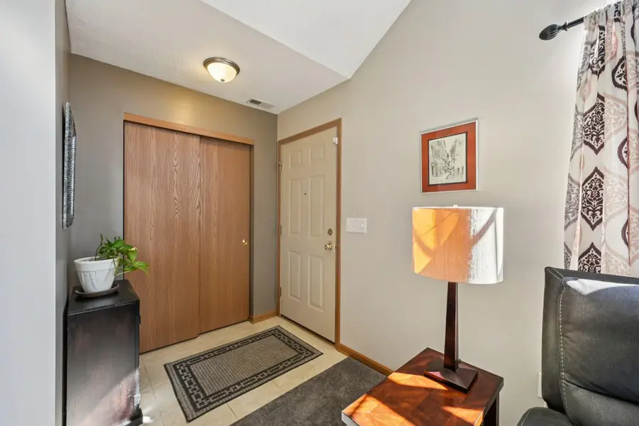 7801 Meadowlark Lane S, Reynoldsburg, OH 43068 - #3