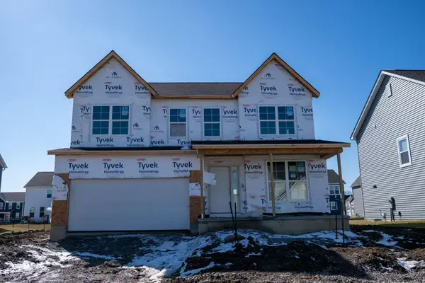 69 Banyan Drive, Lewis Center, OH 43035