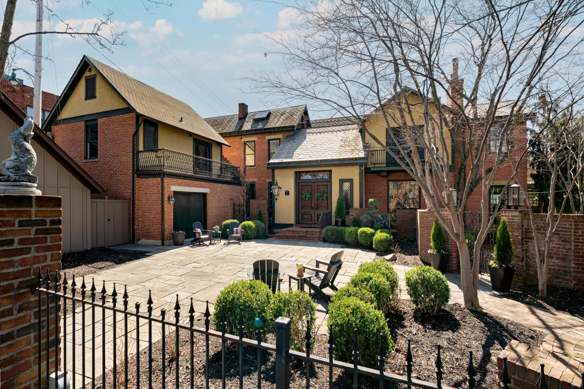 291 E Beck Street, Columbus, OH 43206 - #1