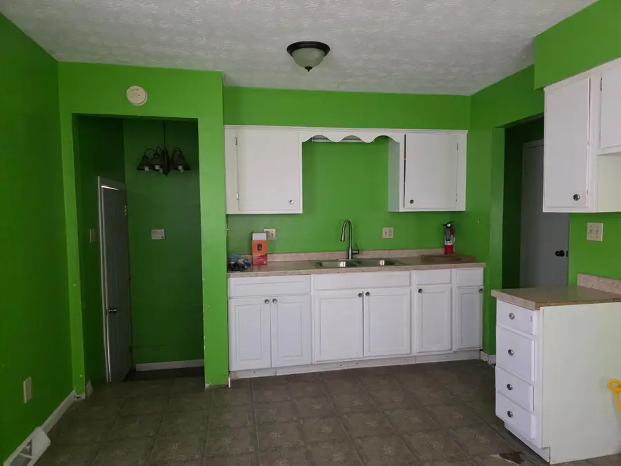 3355 E Deshler Avenue, Columbus, OH 43227 - #3