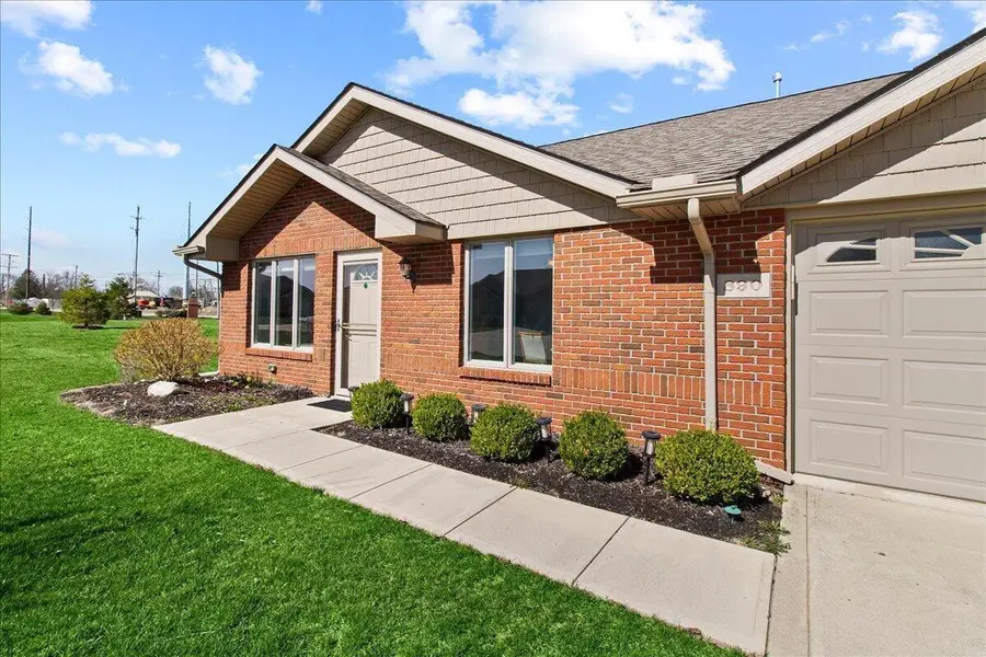 890 Autumn Chase Lane, Marysville, OH 43040 - #3