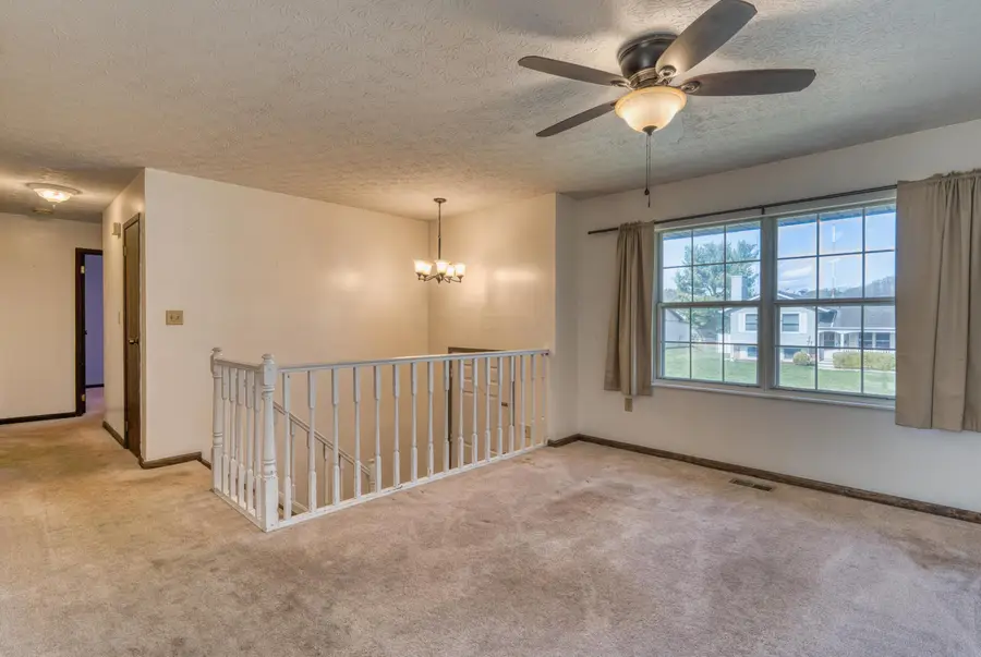 1833 Lakeview Drive, Newark, OH 43055 - #3