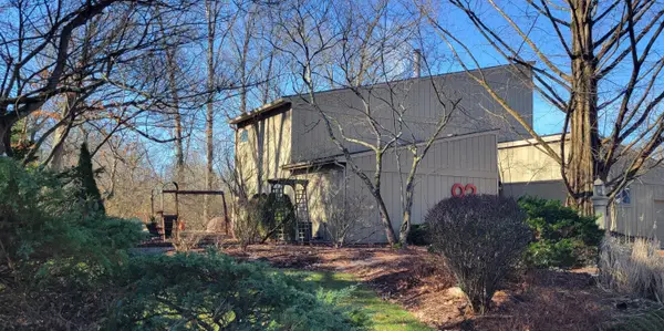 93 Forest Ridge Court, Columbus, OH 43235