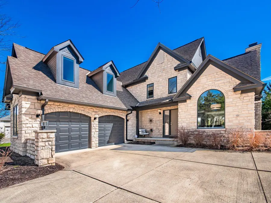 9821 Oxford Circle, Powell, OH 43065 - #2