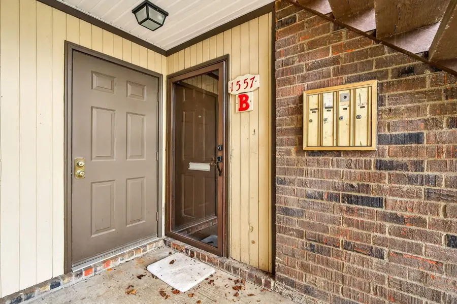 1557 Jennifer Court, Columbus, OH 43232 - #3