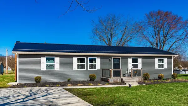 152 Fleming Drive Ne, Newark, OH 43055