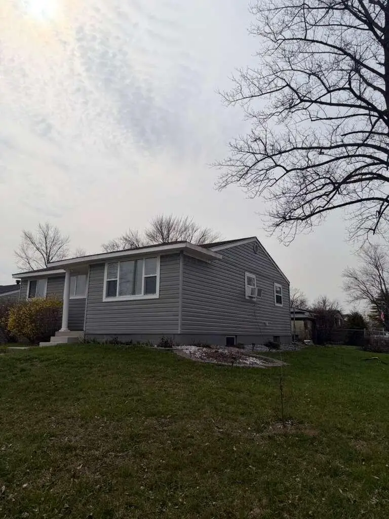 693 Maurine Drive, Columbus, OH 43228 - #2