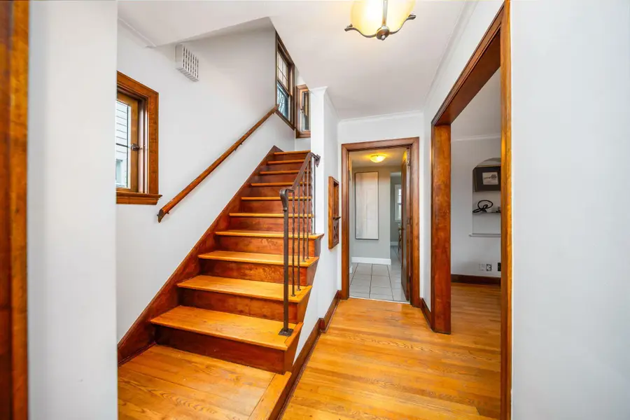 367 E Dunedin Road, Columbus, OH 43214 - #3