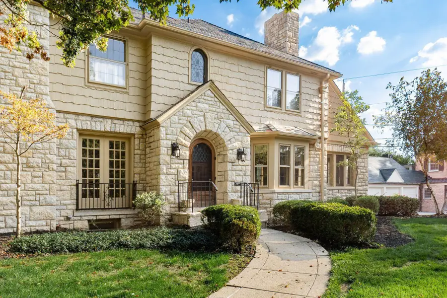 2165 S Parkway Drive, Columbus, OH 43221 - #3