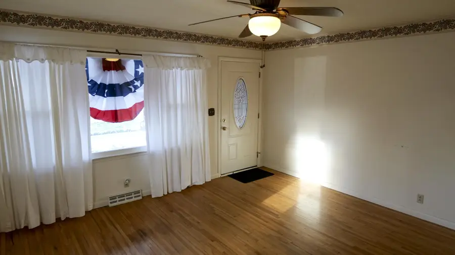 405 Clifton Avenue, Findlay, OH 45840 - #2