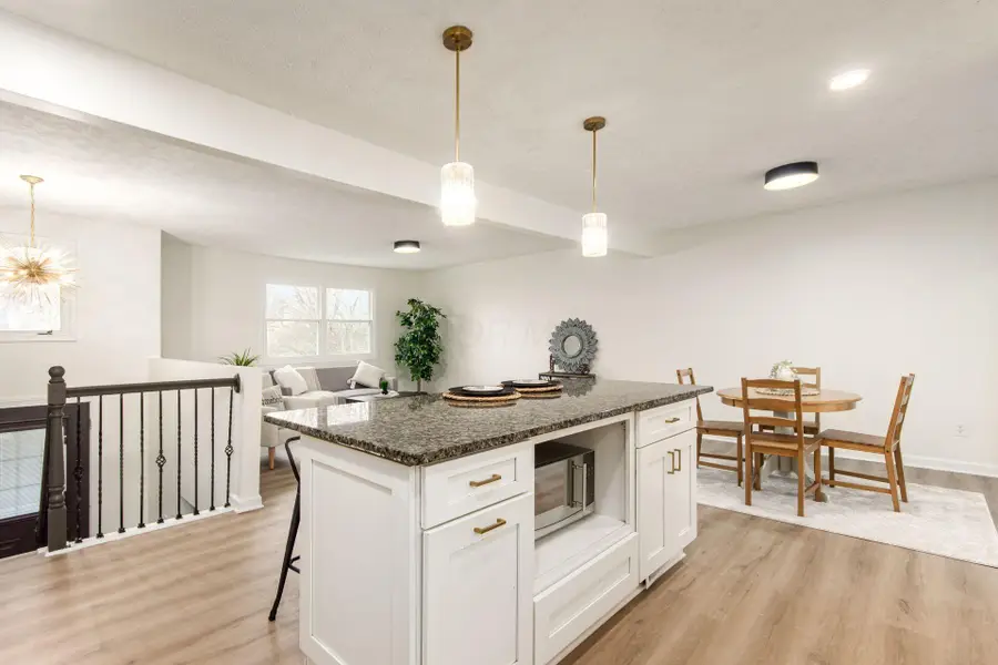 1885 E Choctaw Drive, London, OH 43140 - #3