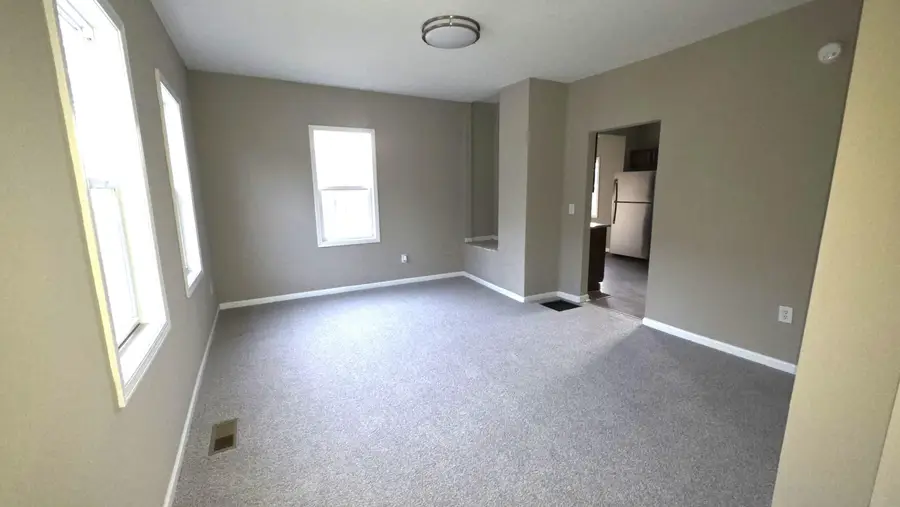 647 E Walnut Street, Lancaster, OH 43130 - #3