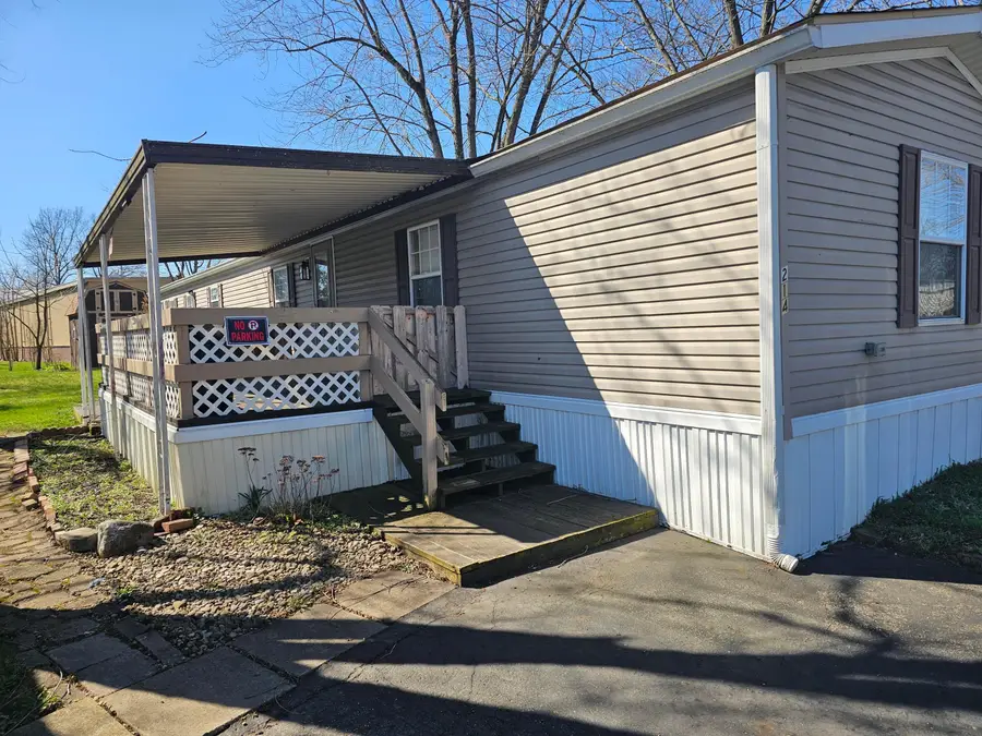 214 Estates Lane, Reynoldsburg, OH 43068 - #2