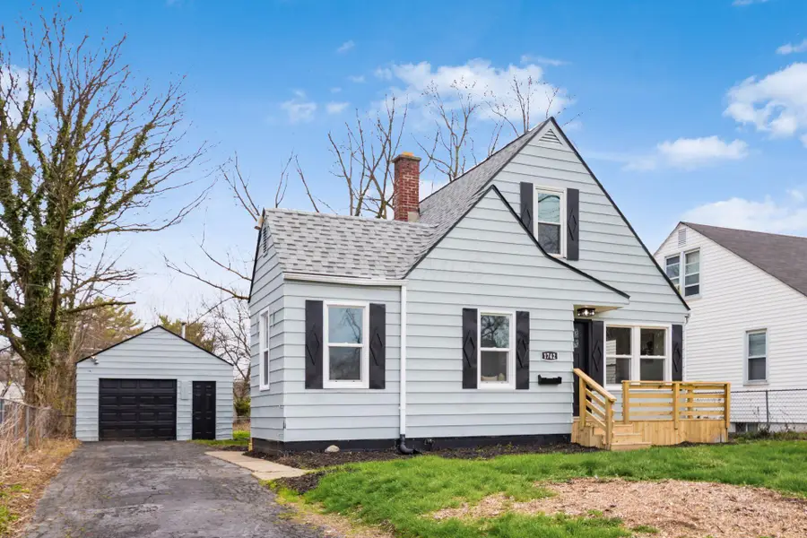 1742 Oakwood Avenue, Columbus, OH 43207 - #3