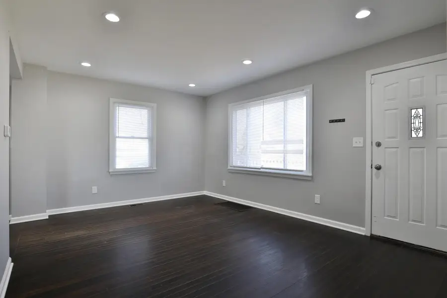 979 Urana Avenue, Columbus, OH 43224 - #2