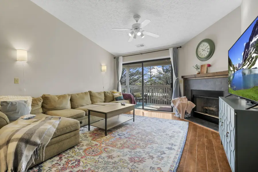 6705 Meadow Creek Drive, Columbus, OH 43235 - #3