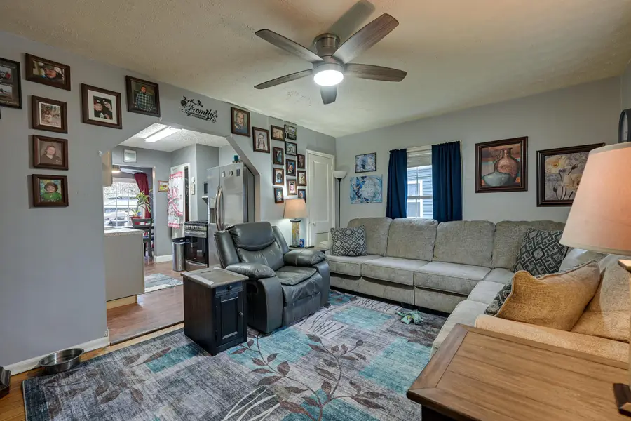 2610 Grasmere Avenue, Columbus, OH 43211 - #3