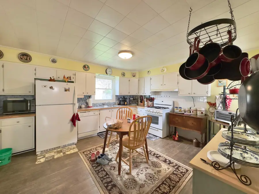 944 Poplar Street, Nelsonville, OH 45764 - #3