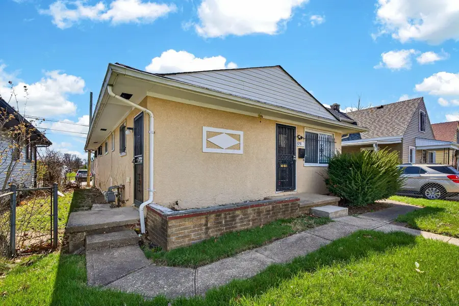 1089-1091 E 26th Avenue, Columbus, OH 43211 - #2