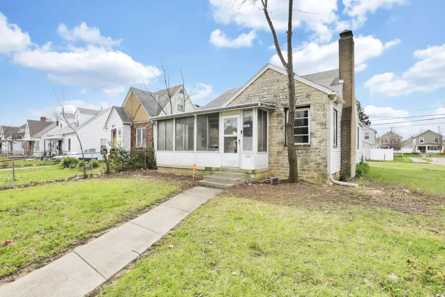 1363 Duxberry Avenue, Columbus, OH 43211 - #2