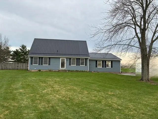 9295 Us Highway 22 E, Stoutsville, OH 43154 - #1