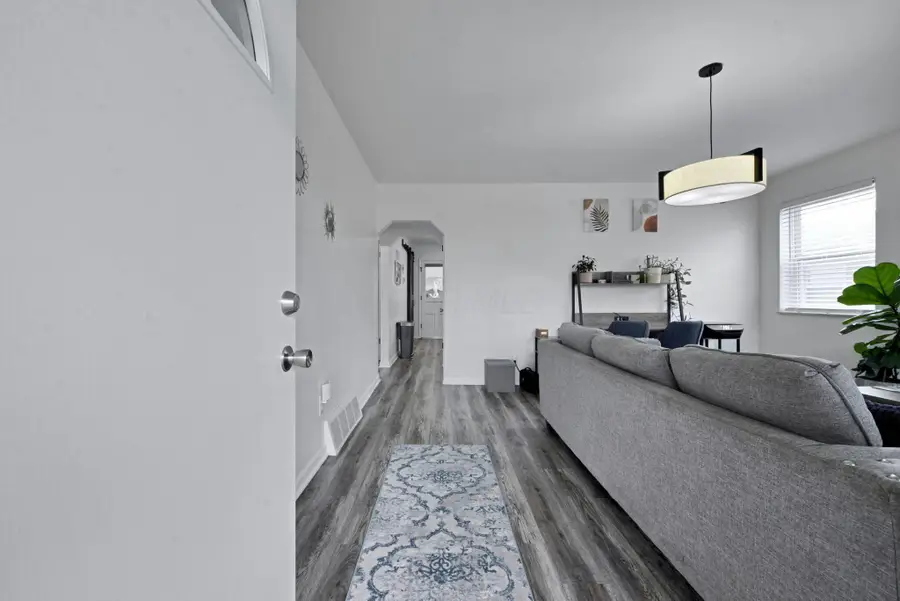 1576 Linwood Avenue, Columbus, OH 43207 - #3