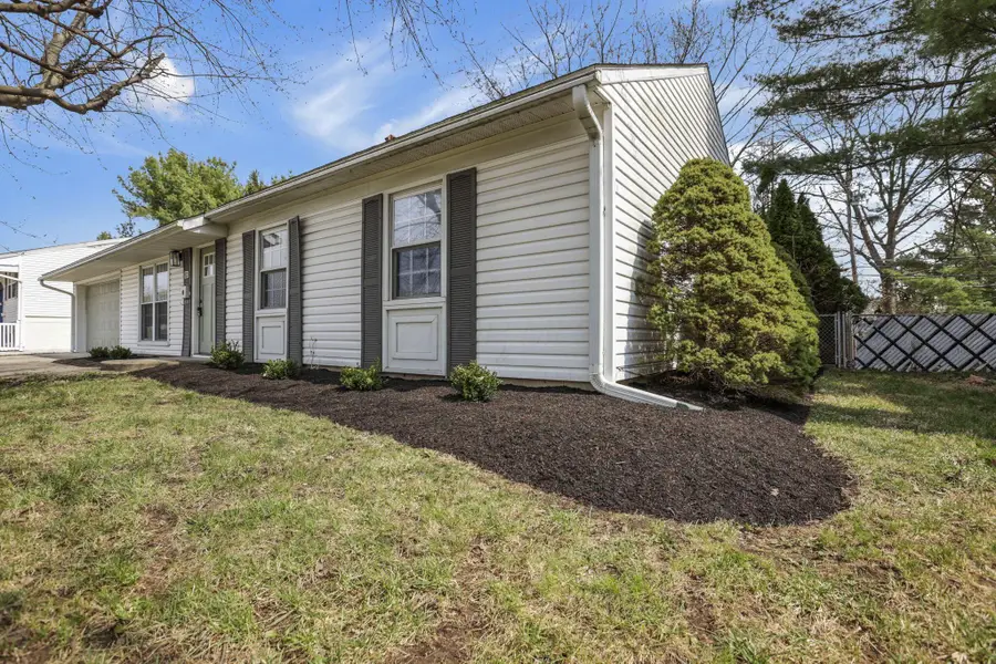 396 Lincolnshire Road, Columbus, OH 43230 - #3