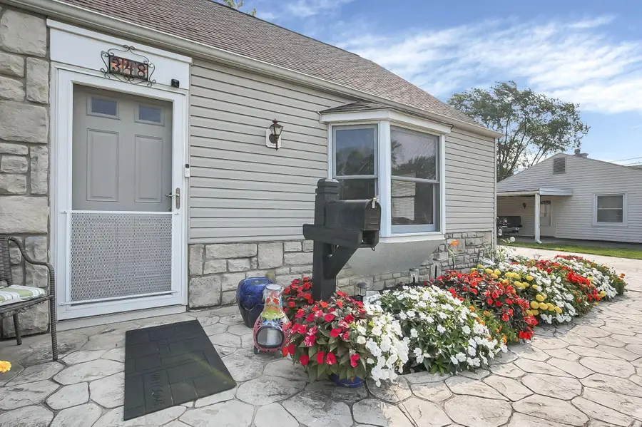 348 Darbyhurst Road, Columbus, OH 43228 - #3