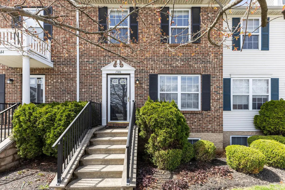 1146 Kinneton, Columbus, OH 43228 - #1