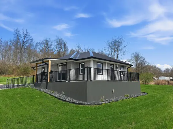 3227 State Route 37 E, Junction City, OH 43748